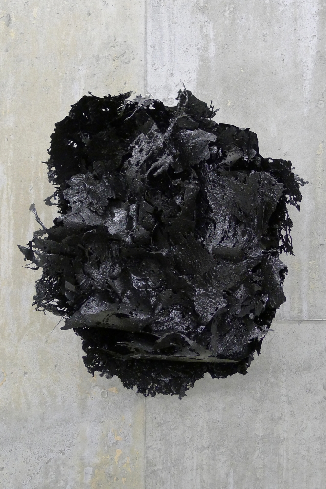 Helmut Lang
Untitled, 2012
resin and pigment
28 1/4 x 23 x 15 1/3 inches (72 x 58,5 x 39 cm)
SW 15026