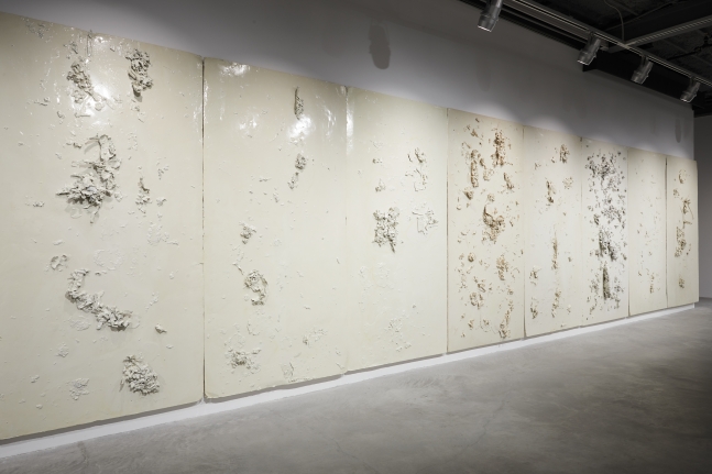 Helmut Lang
Untitled, 2017
resin, pigment, enamel, mixed media, foam core and canvas
96 x 432 x 7 inches (244 x 1.097,5 x 18 cm) overall as installed
SW 17060-17067